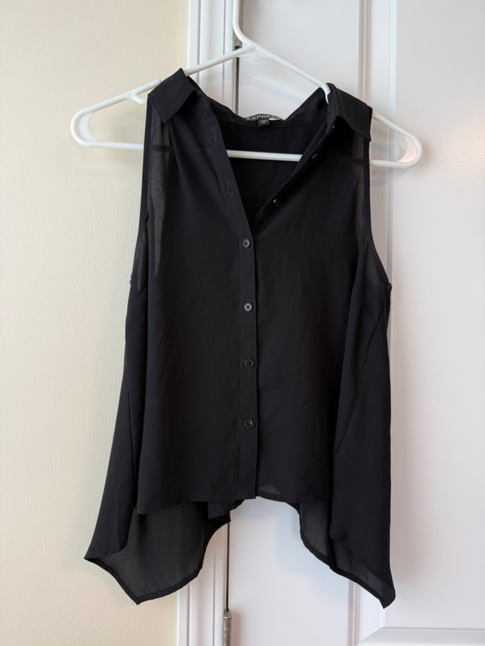 Express Black Sleeveless Button-Down Chiffon Blouse